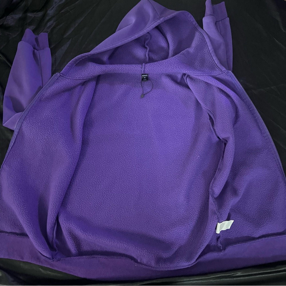ROMWE ‘Destiny, Let Us Meet’ Zip-Up - Picture 4 of 4